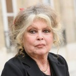 Brigitte Bardot asks the dog meat trade stop